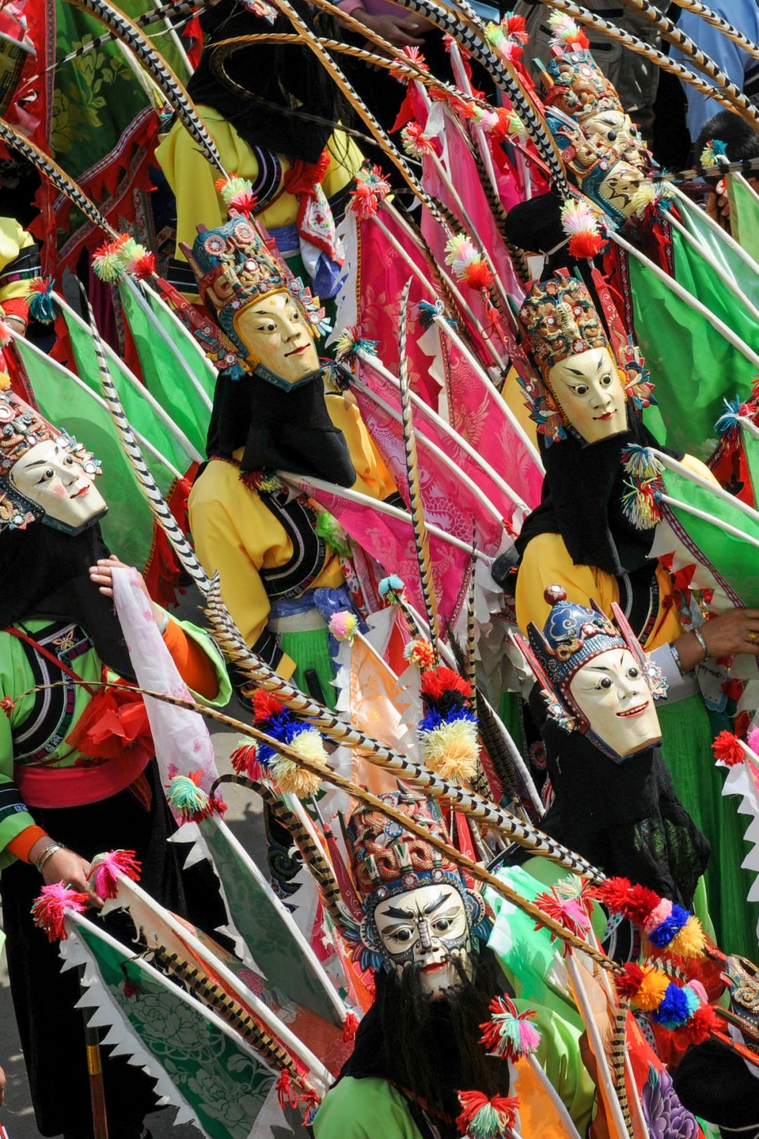 如何看懂中国第一山地省的多彩文化史诗？