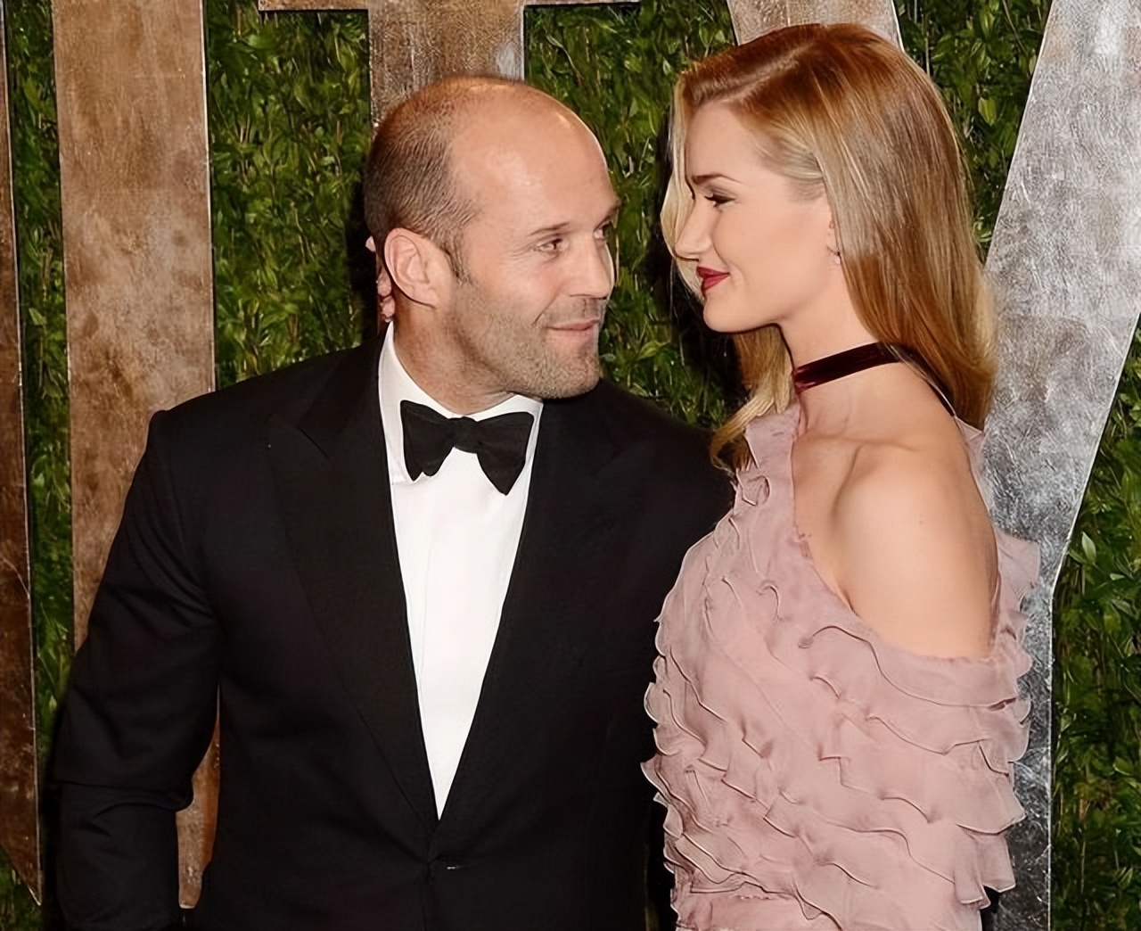 英国这一夜，国际女星风情万种，唯有这10位，一个比一个敢穿