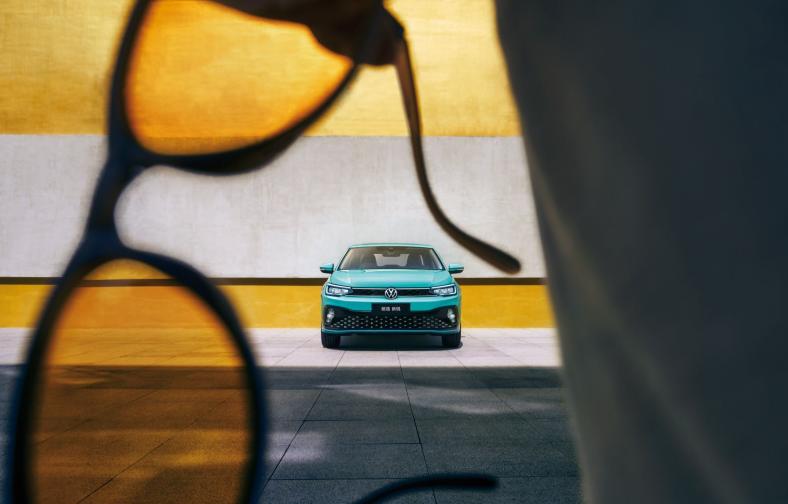 经典轩逸和朗逸哪个更值得购买,轩逸经典豪华和朗逸新锐对撞