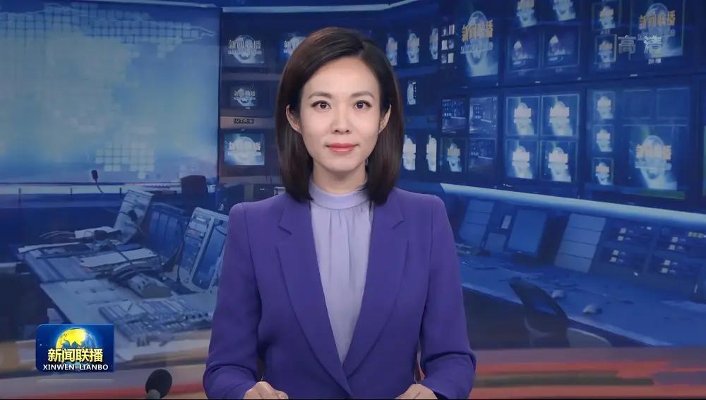 央视主播宝晓峰的老公,宝晓峰央视主持人简介