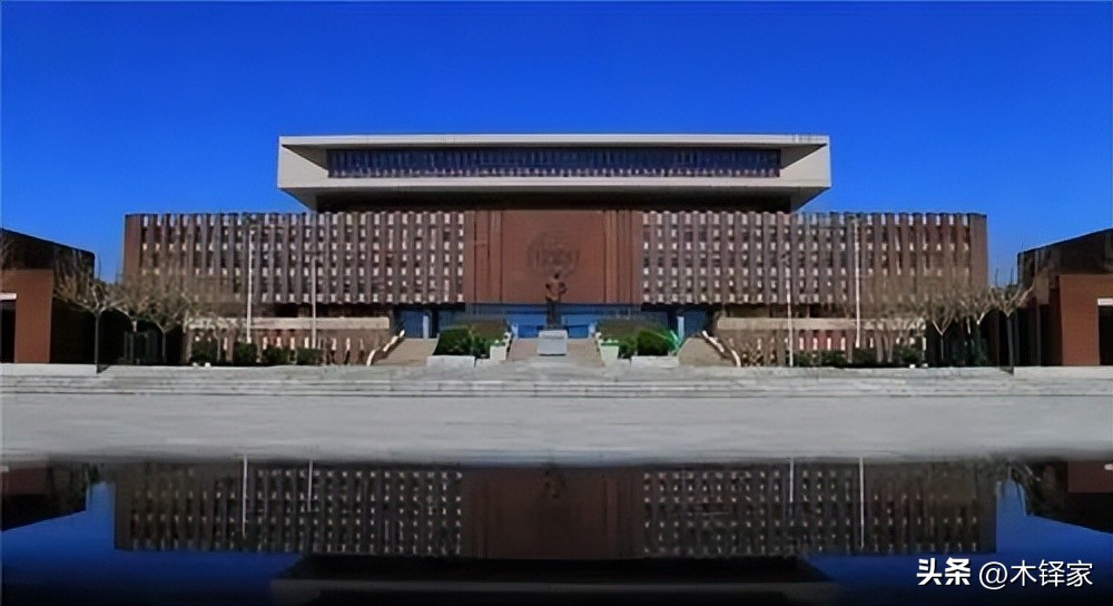 新校区先搬迁的学院,新校区搬回老校区