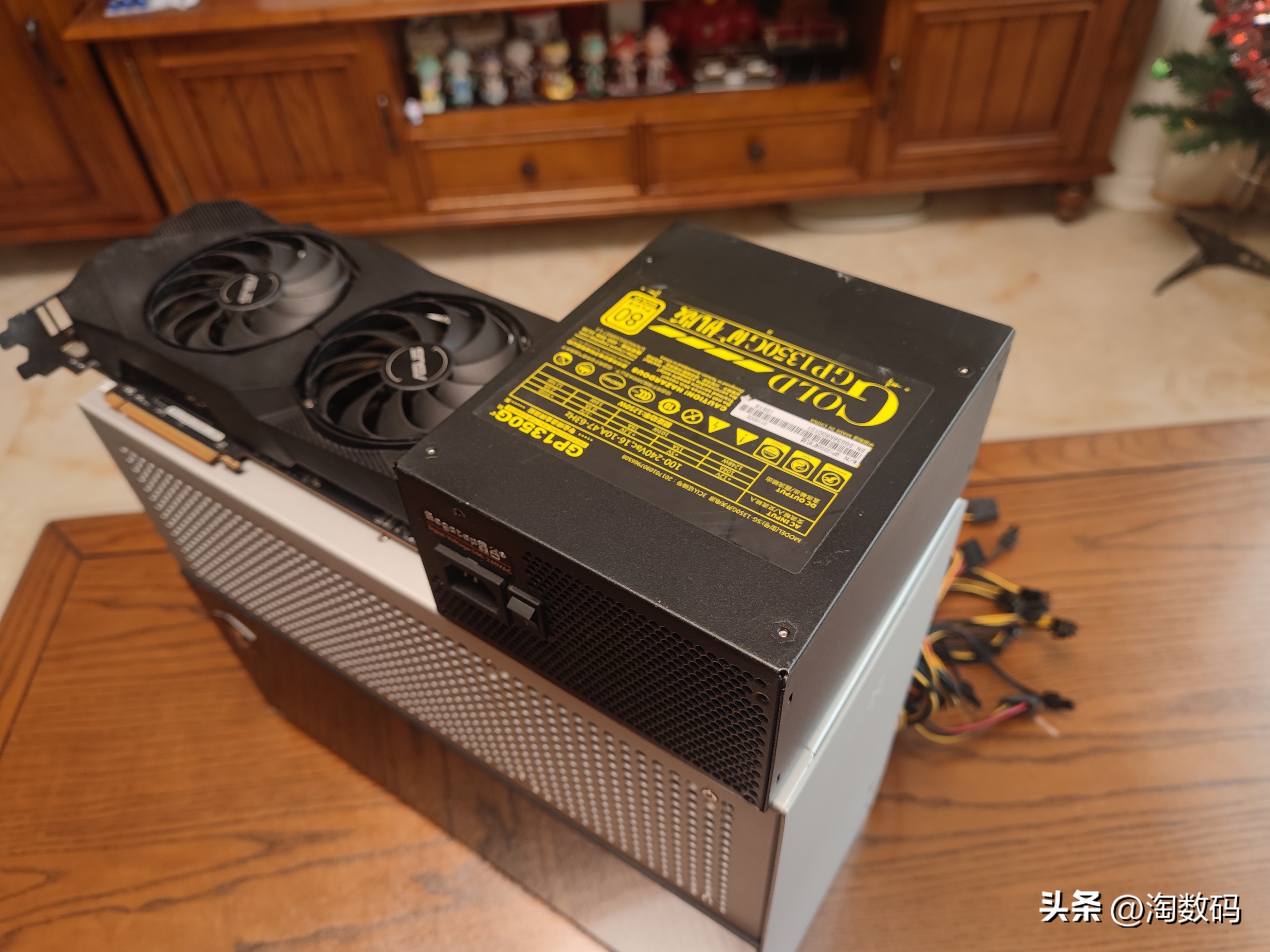 头铁矿卡配矿电:¥666块华硕RX5700+¥109块鑫谷金牌1250W装个机