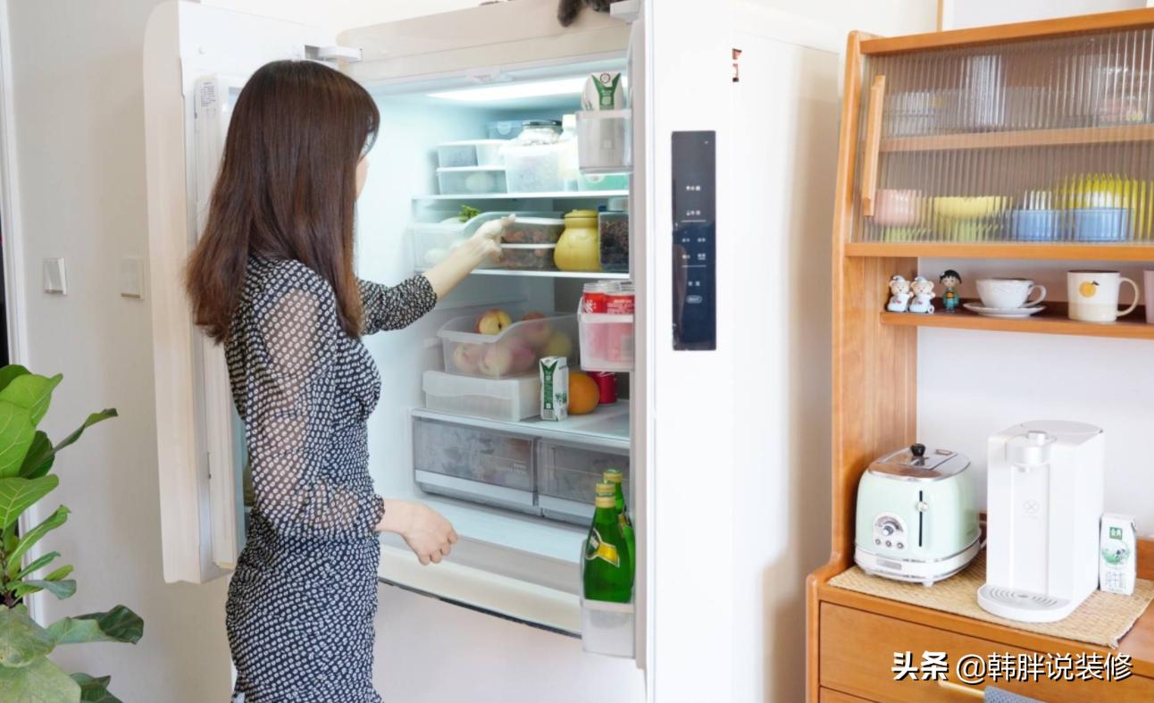 冰箱是放在厨房好还是放在餐厅好,冰箱放厨房要预留多大空间