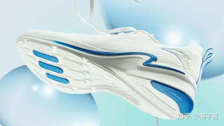 安踏虫洞科技跑鞋测评,安踏犟弹科技跑鞋