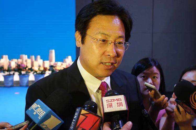 贪污103亿,一条皮带能买套房!同伙为何不惜坐牢揭发他?