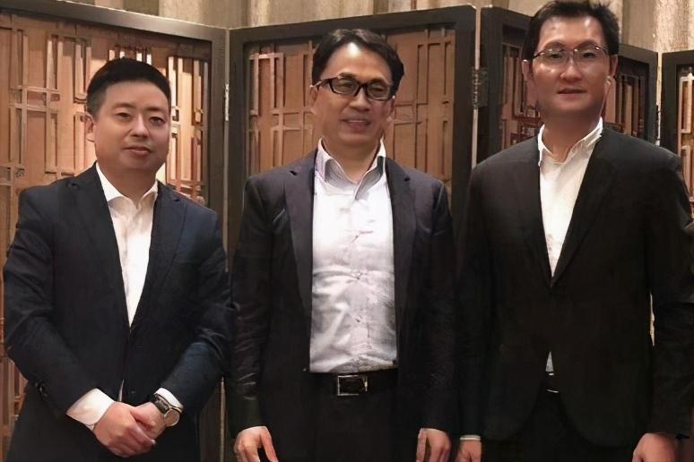 从学渣到投资大神，回报率比巴菲特还高，5000亿资产如今巨亏裁员