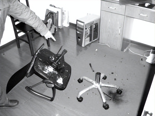 福建厦门一女子升降椅爆炸,厦门女子气垫椅爆炸