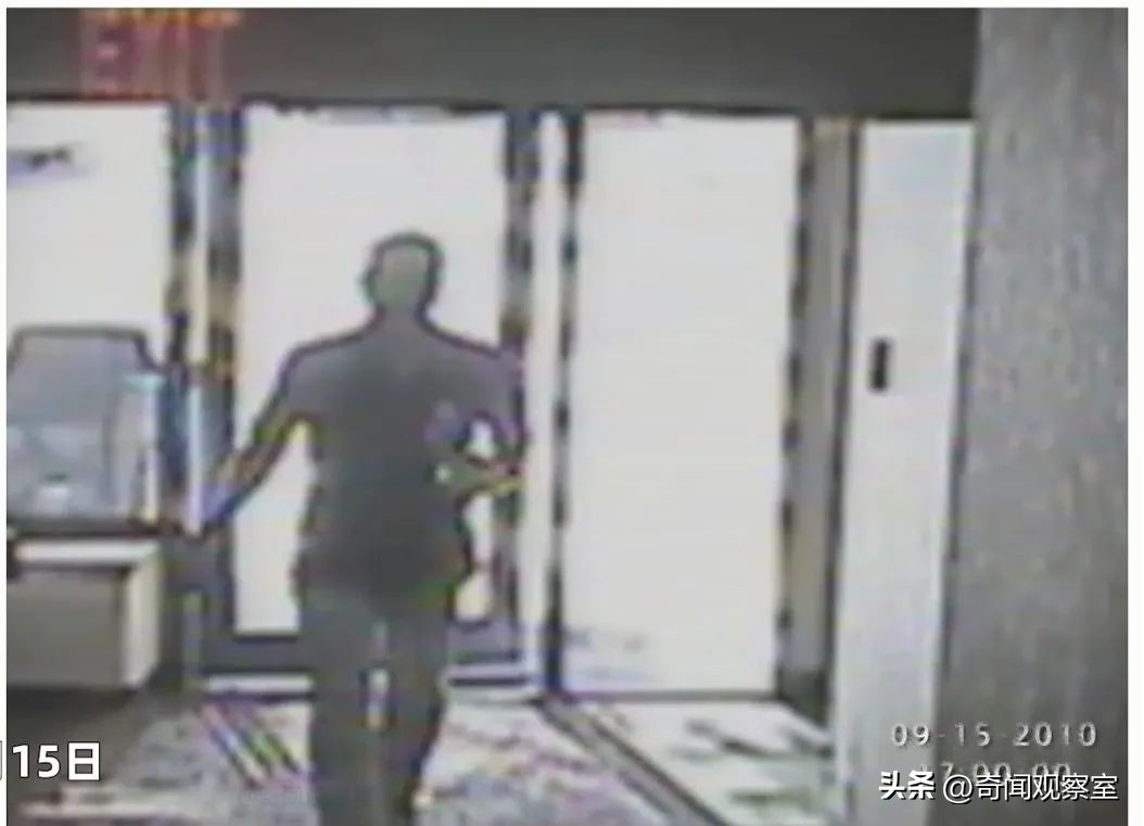 日本三十二年前的密室杀人案,身上没有伤口但是无缘无故出血