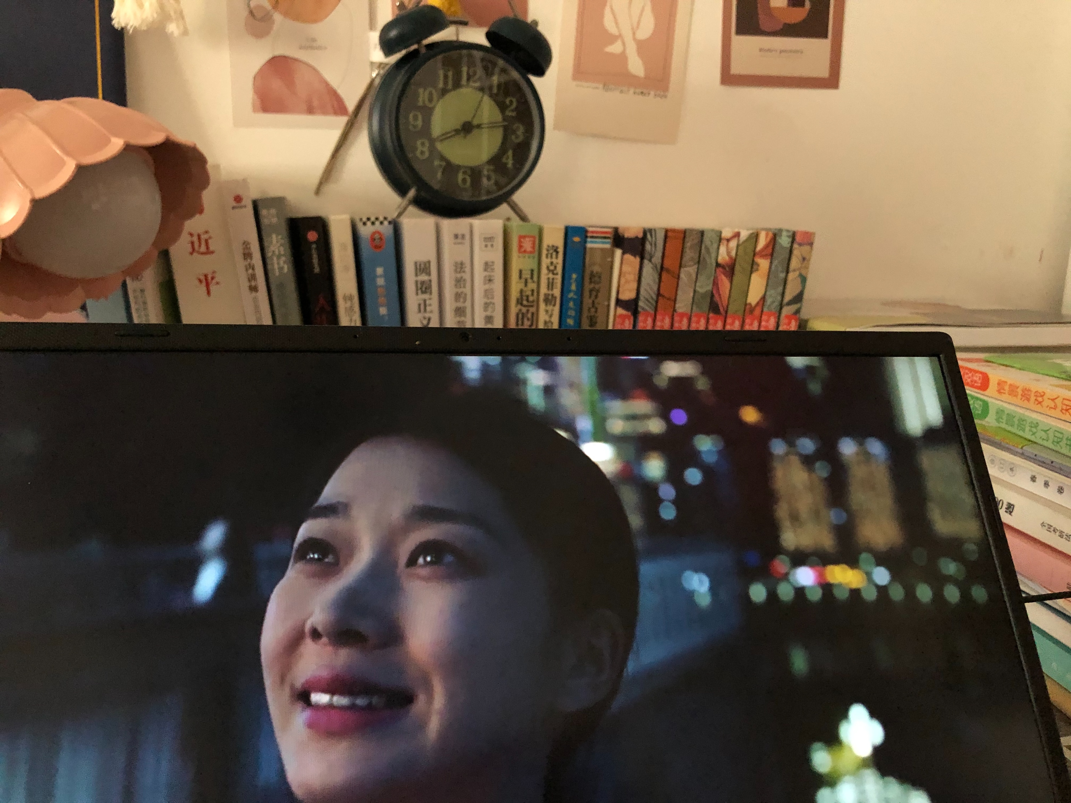 00后女大学生如何年入百万,刚毕业的大学生怎么才能年入百万