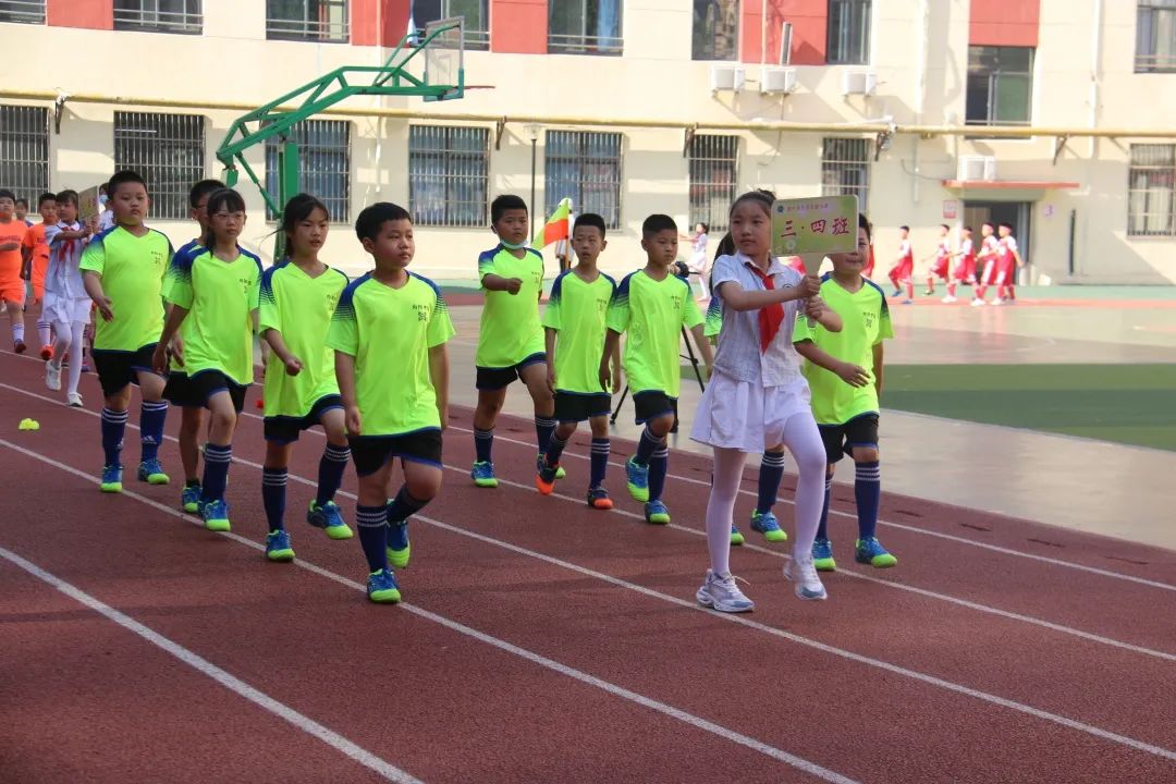 奔跑吧少年校园足球联赛,奔跑吧少年曙光小学足球比赛