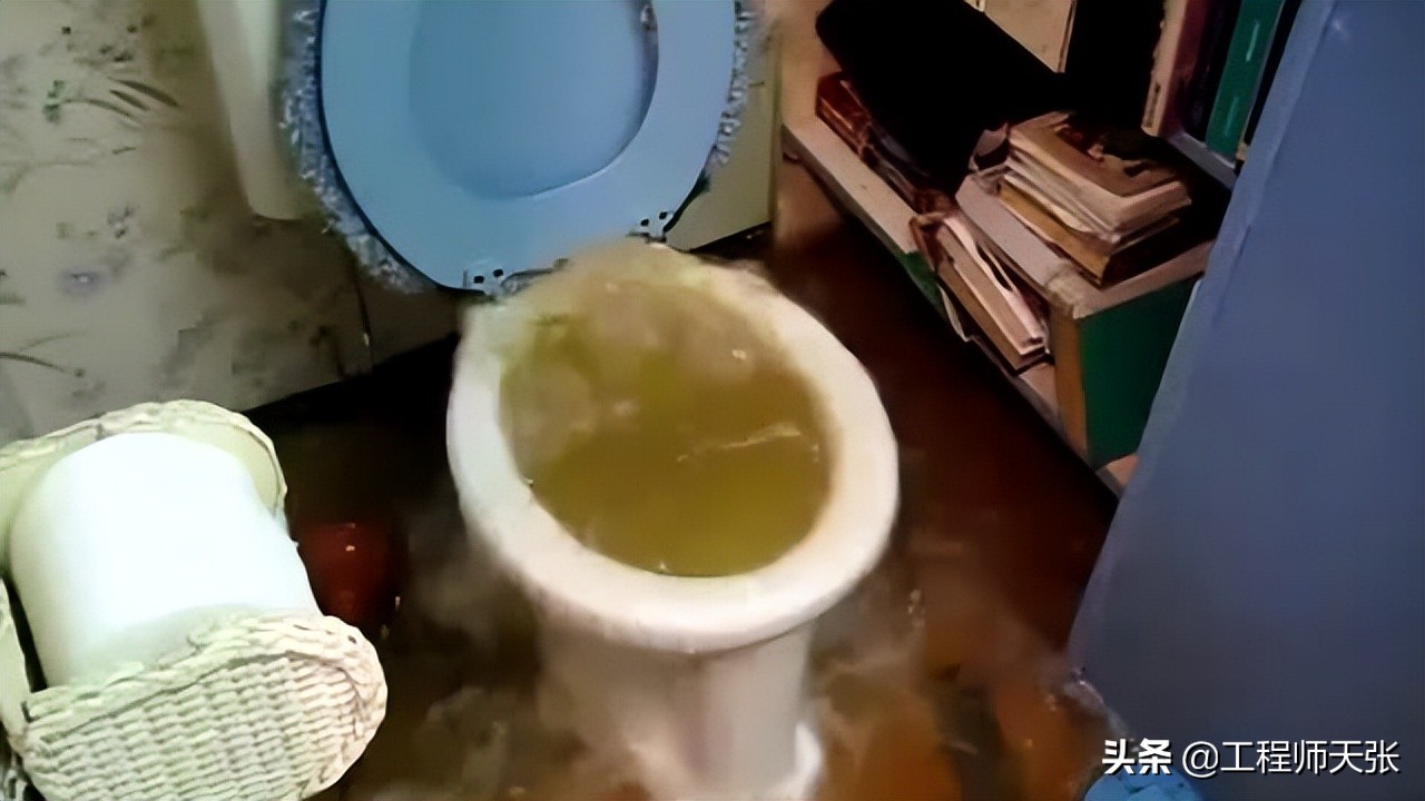 为什么不能买2楼？隔离后返家发现污水遍地，上海一女子很受伤