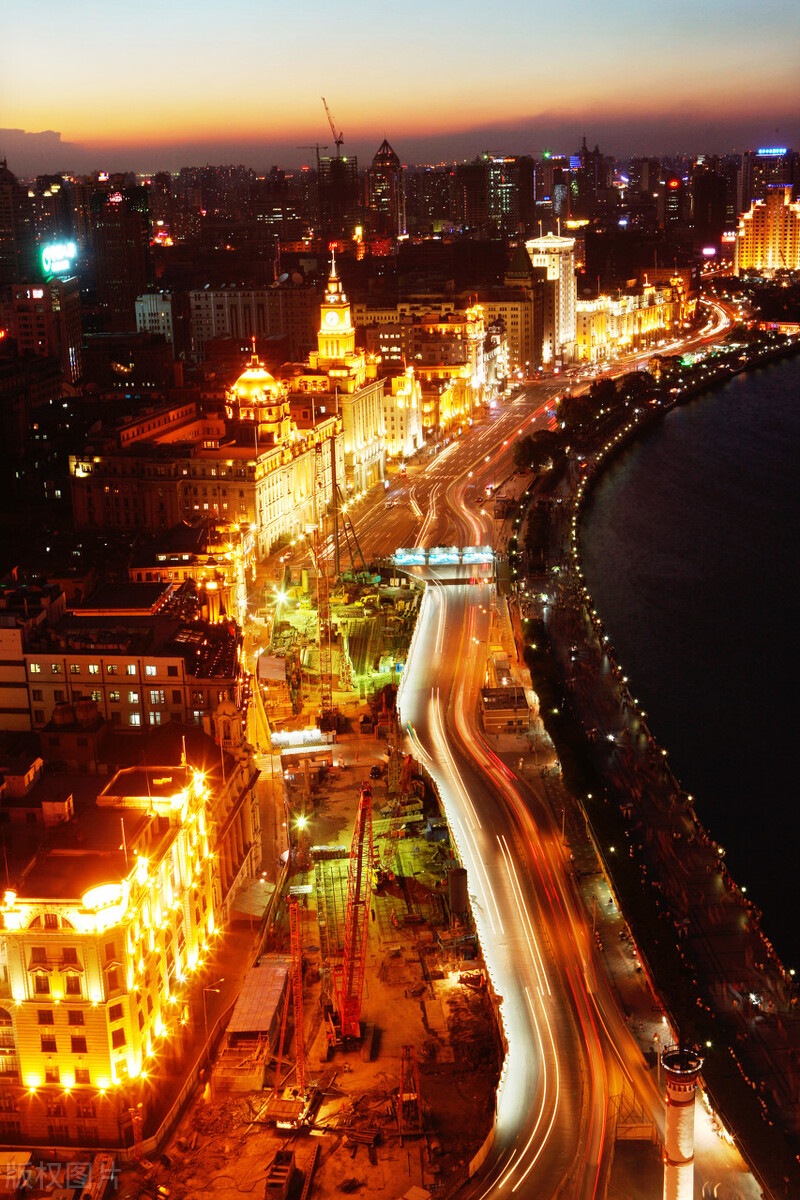 2009年男子把少妇骗进家中并反锁房门施暴公安和消防破门解救