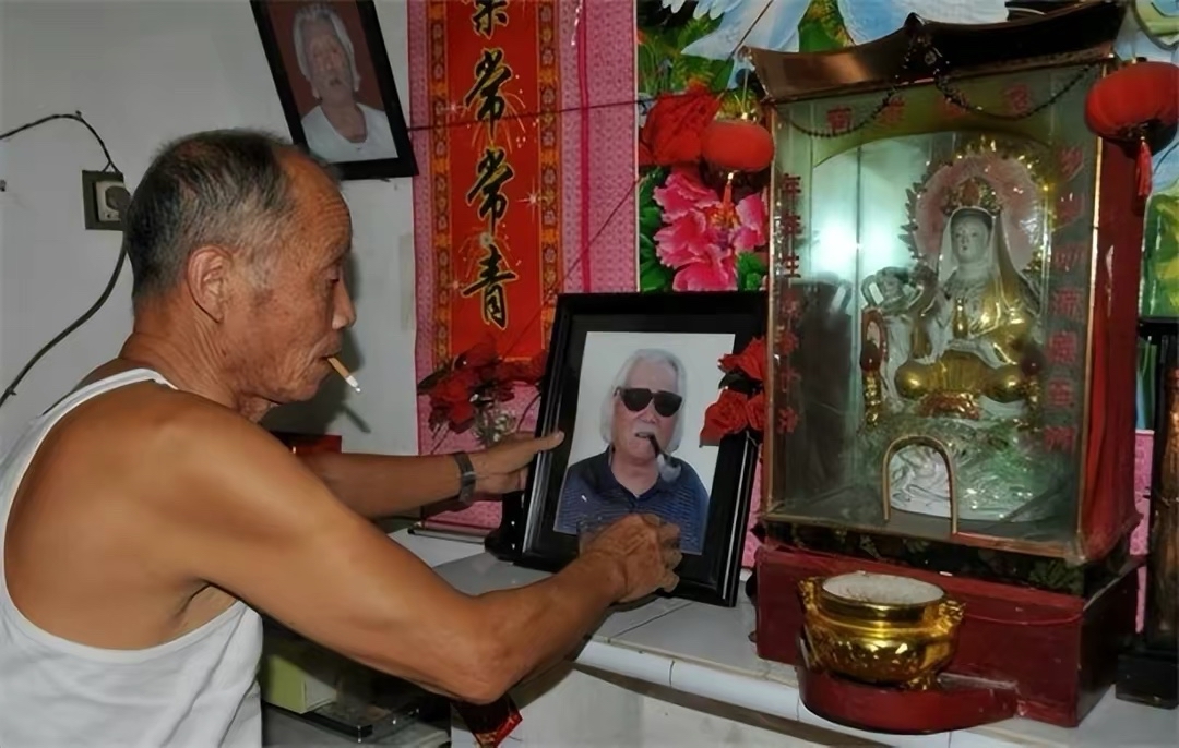 成龙跟他哥相认,成龙与哥哥相认完整版