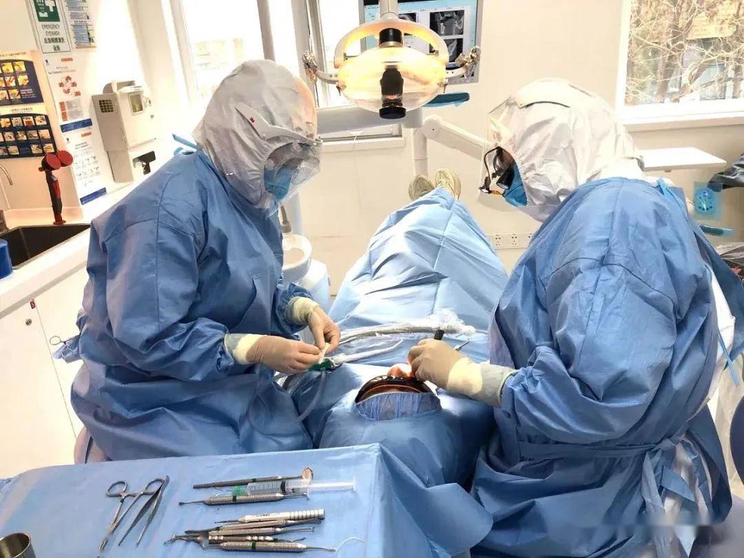 儿童嘴角突然长了一堆小水泡,5岁男童嘴角一圈泡