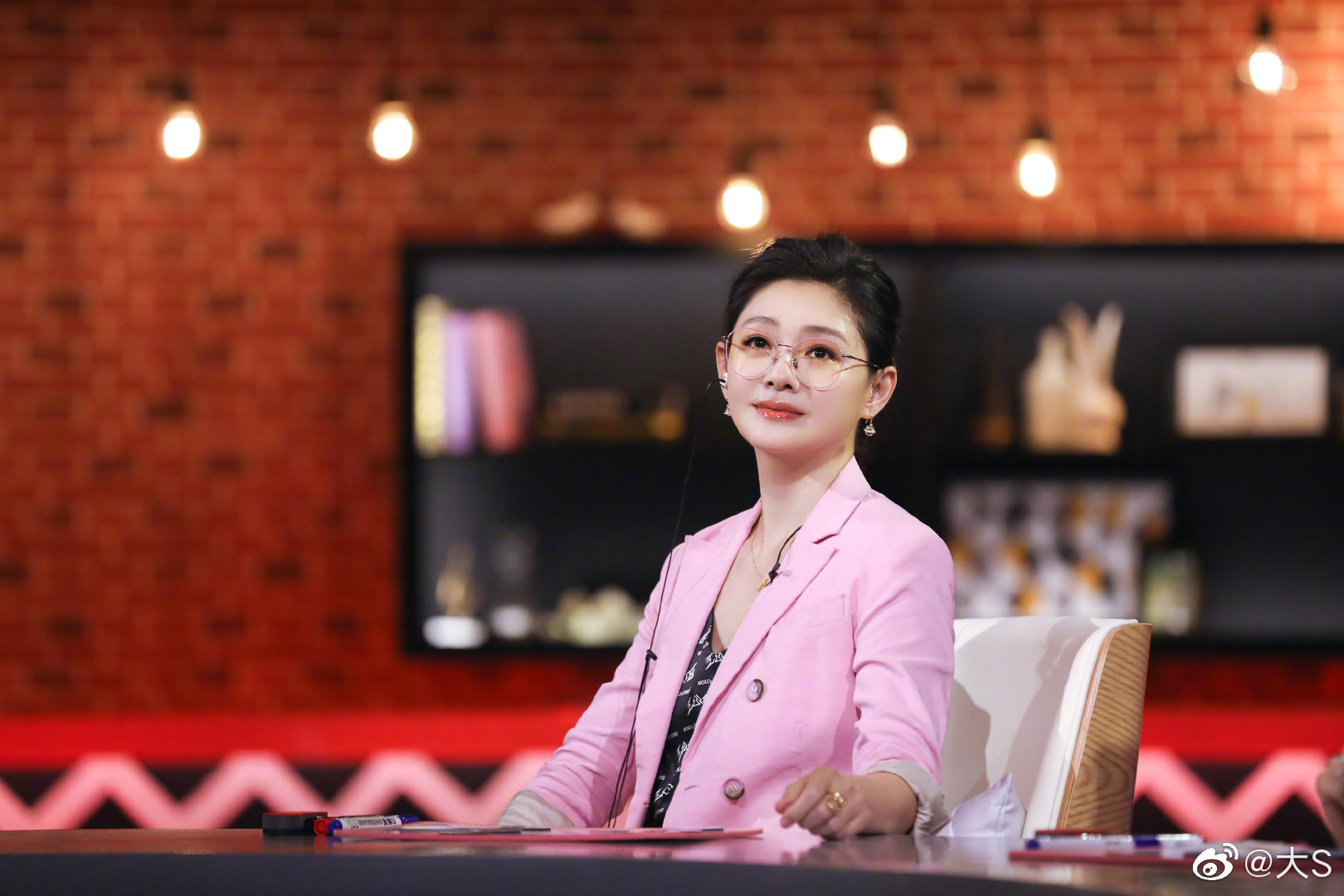 汪小菲大s事件复盘,汪小菲再晒付款记录犯法吗