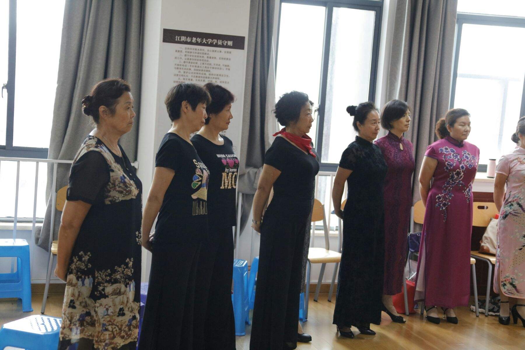 年轻人肩膀痛的治疗方法,整天肩膀酸痛怎么检查病因