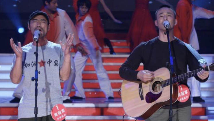 不婚、接廉价商演、走穴…一首歌唱一辈子的老牌歌星，现状各不同