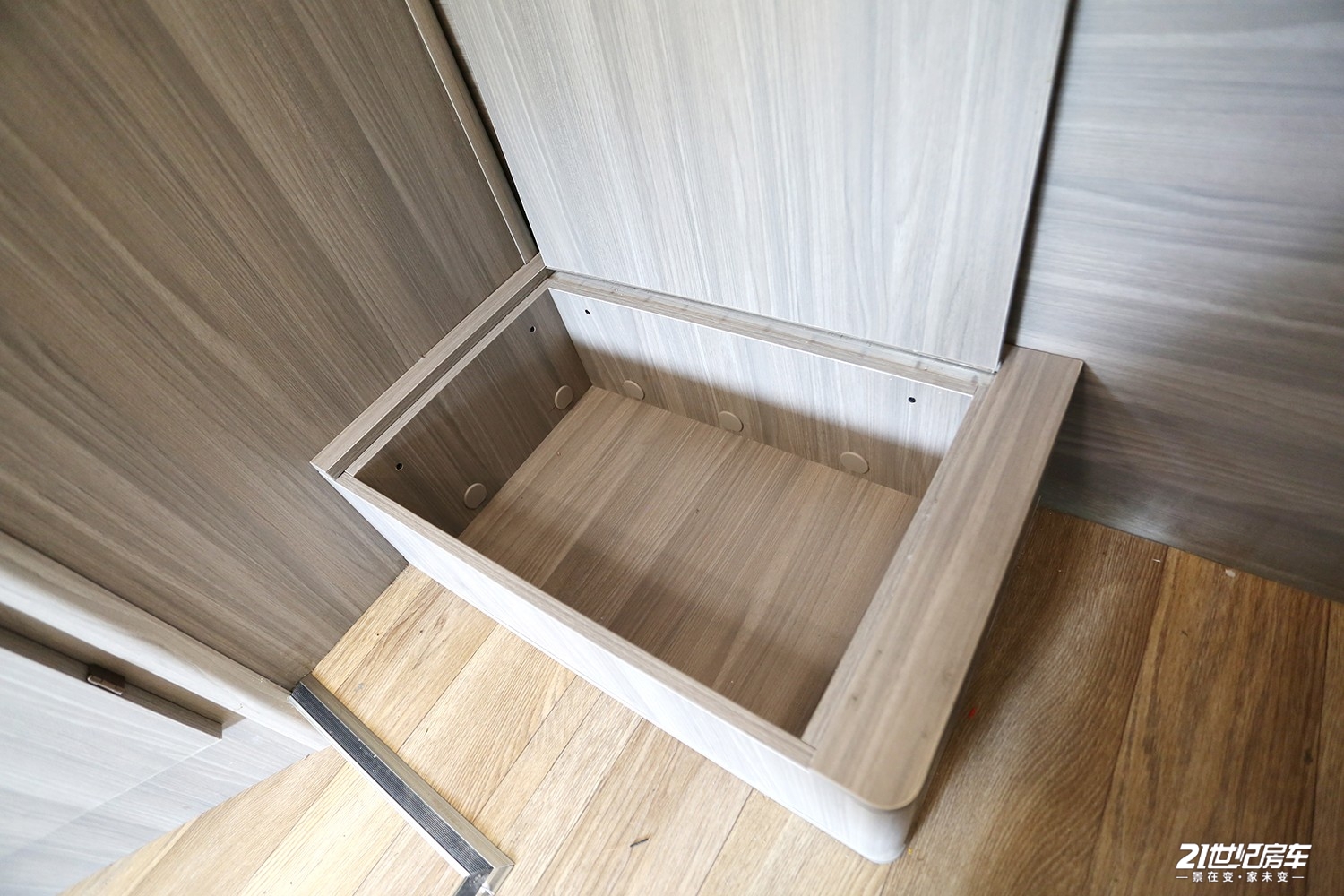 太快了！高压快充2.5小时充满10度电！隆翠C620这么猛？