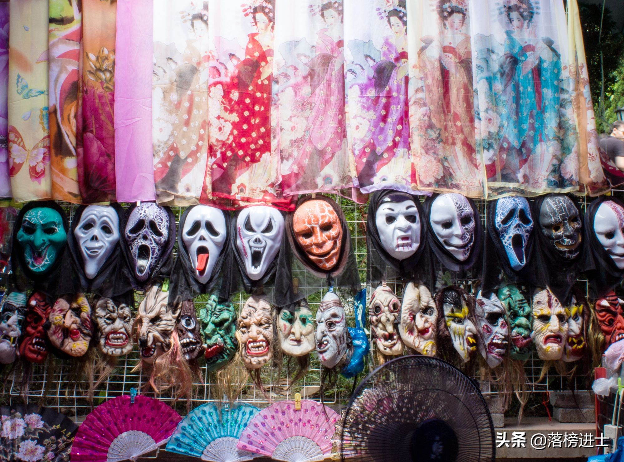 重庆丰都县鬼城位于哪里,重庆丰都看完鬼城后还有什么景点