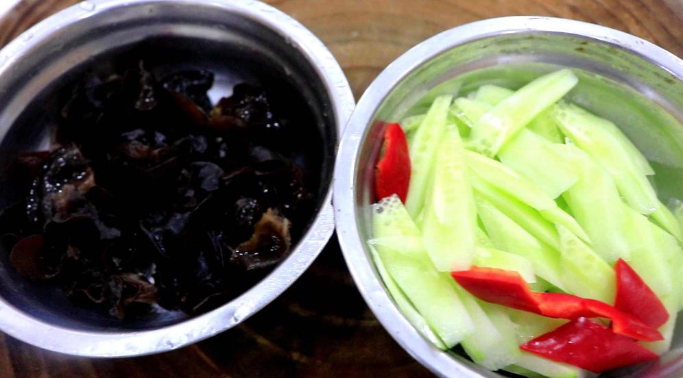 吃水煮菜减肥一餐能吃多少,减肥吃水煮菜应该怎么吃