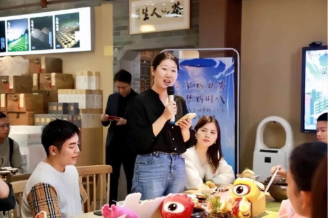 广西网络名人齐聚学习*党**的二十大精神积极传播网络正能量