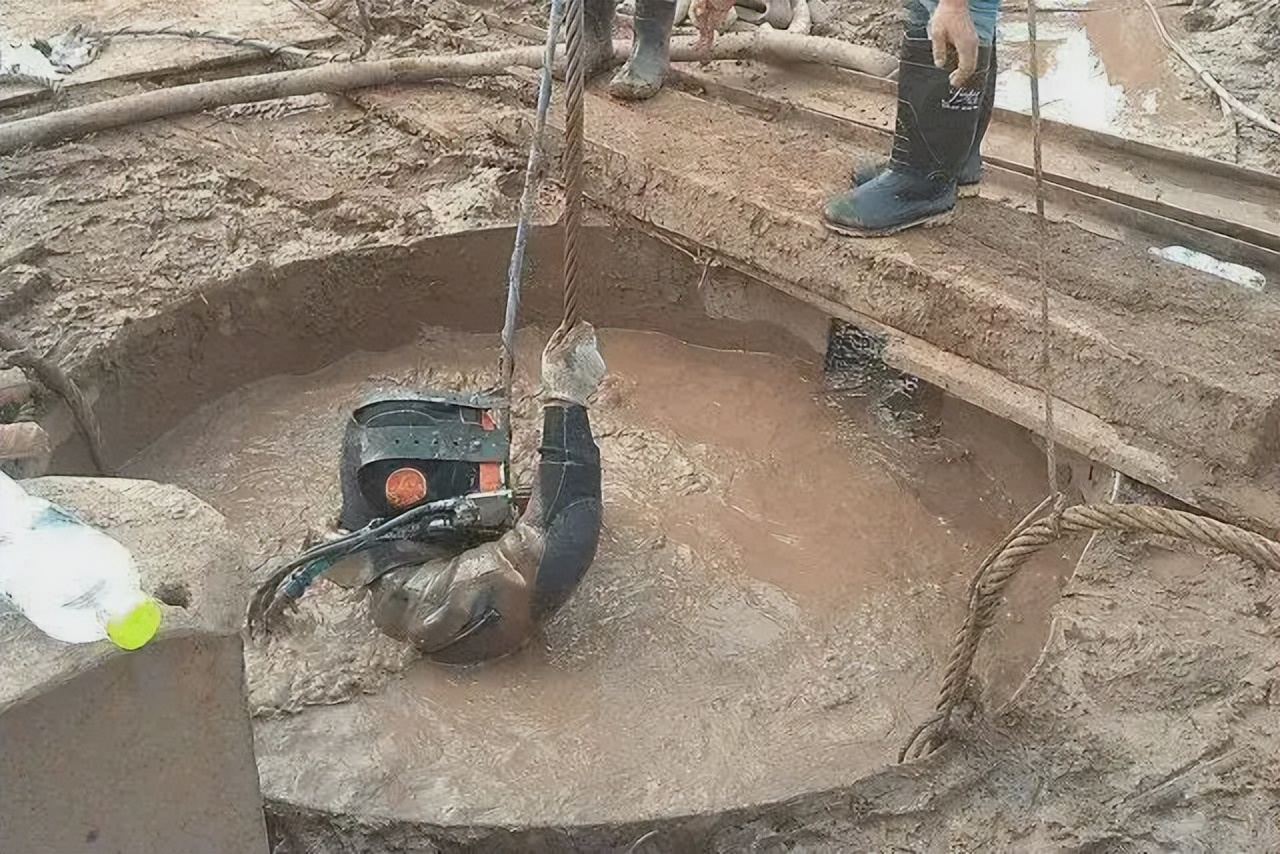 工地水鬼一天能挣多少钱,水鬼一个月能赚多少