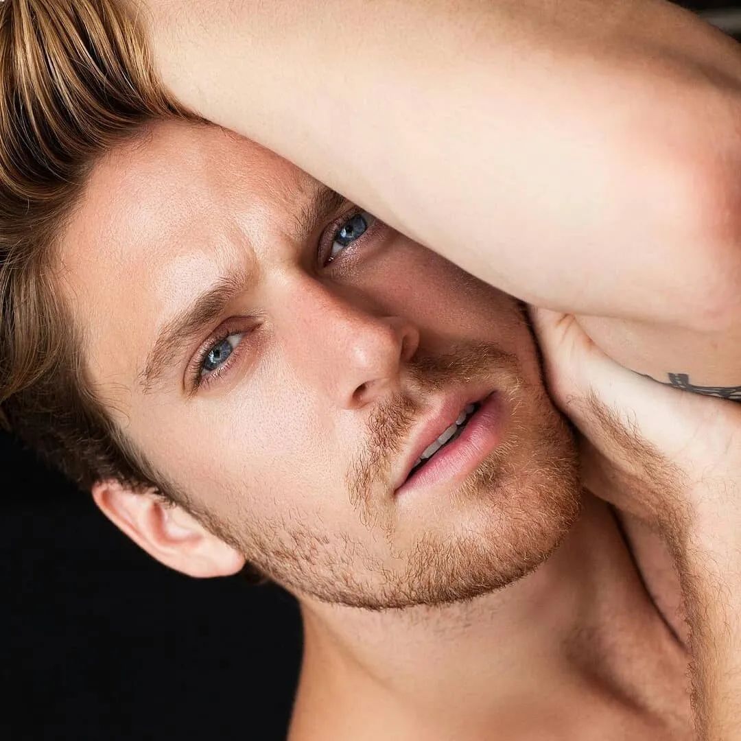 澳大利亚男模罗杰斯是麻辣鸡的粉丝，这算不算变相出柜了？