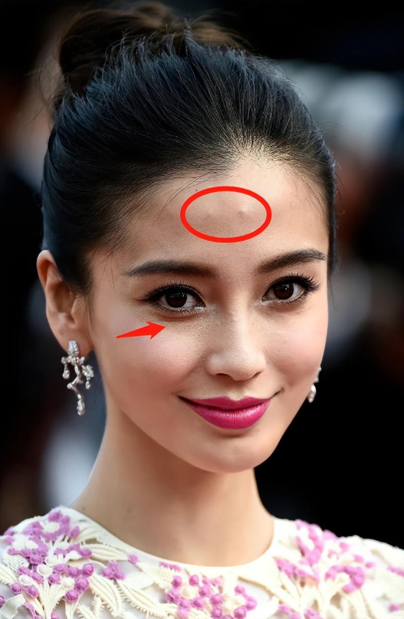 完美女神根本不存在！死皮、黑头、痘痘、毛孔…怼脸暴露真实颜值