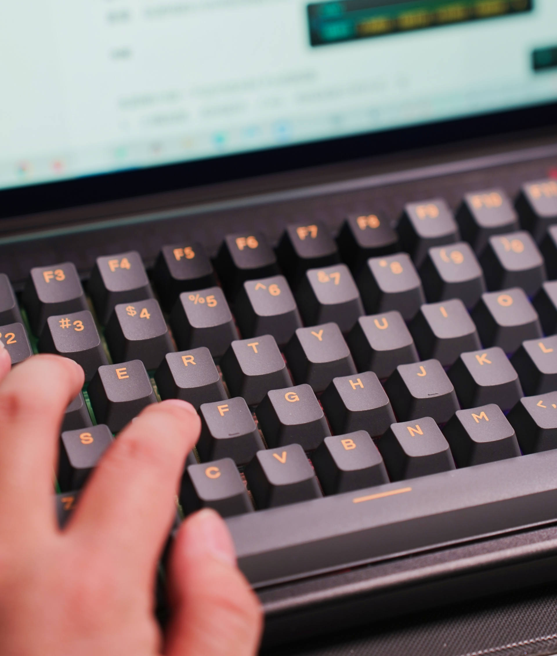 达尔优a84pro顶级外设,达尔优a84pro透明键帽测评