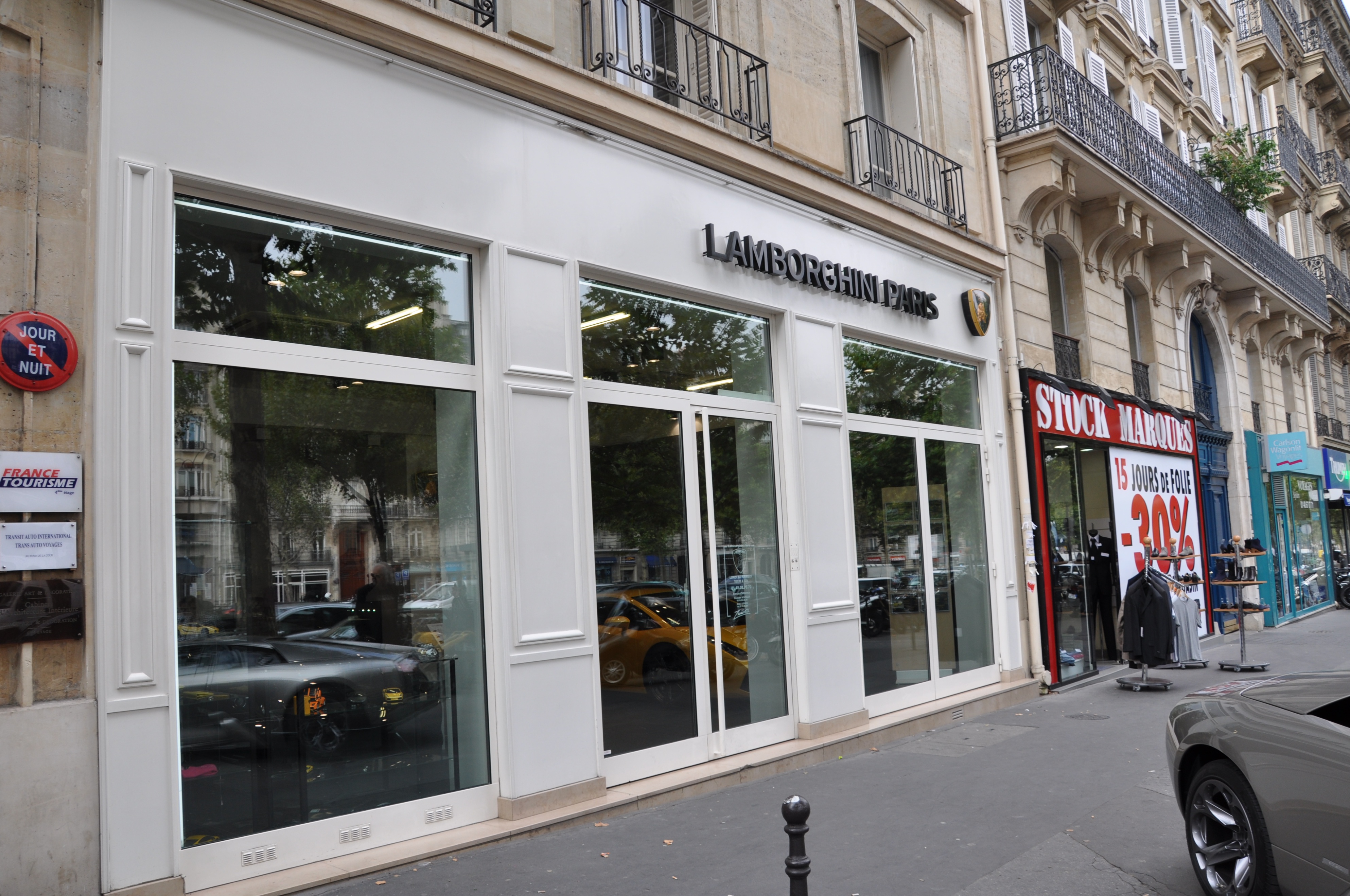 巴黎街头路边摊,在巴黎街头随机拍路人