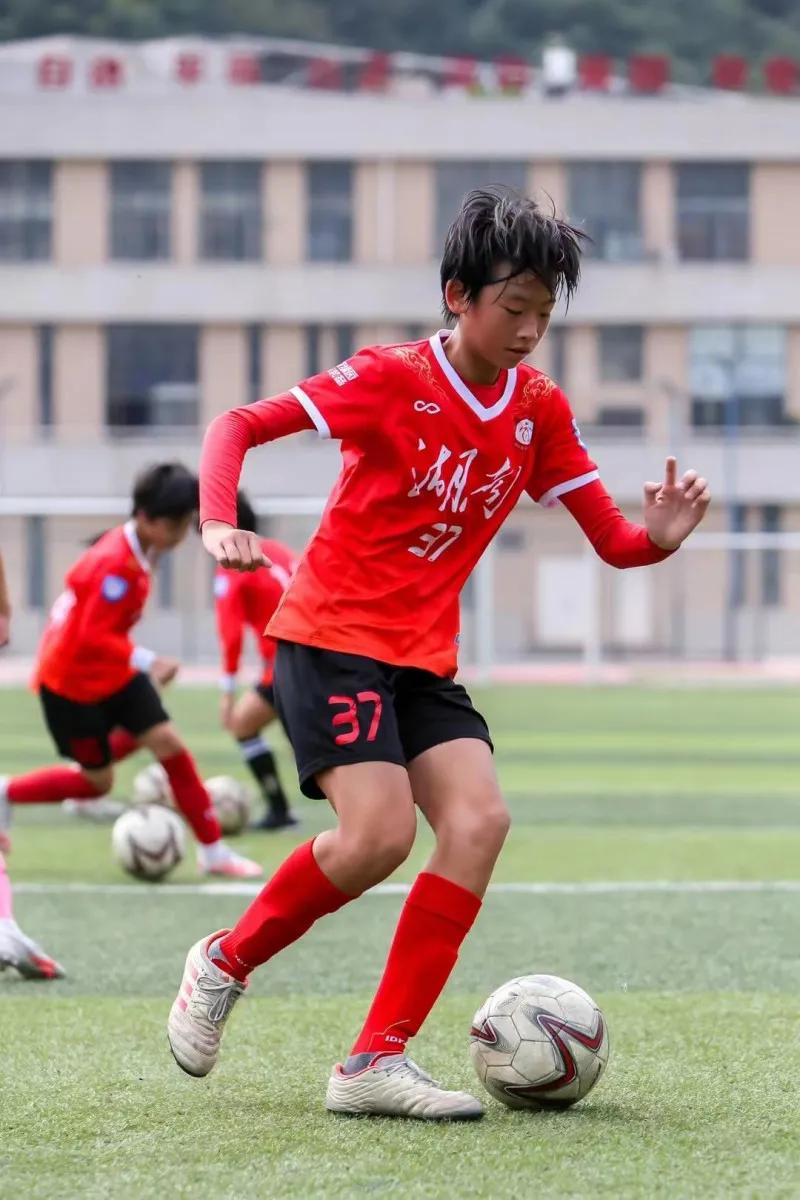 奥运冠军一家三口,一家三口同一天得到荣誉