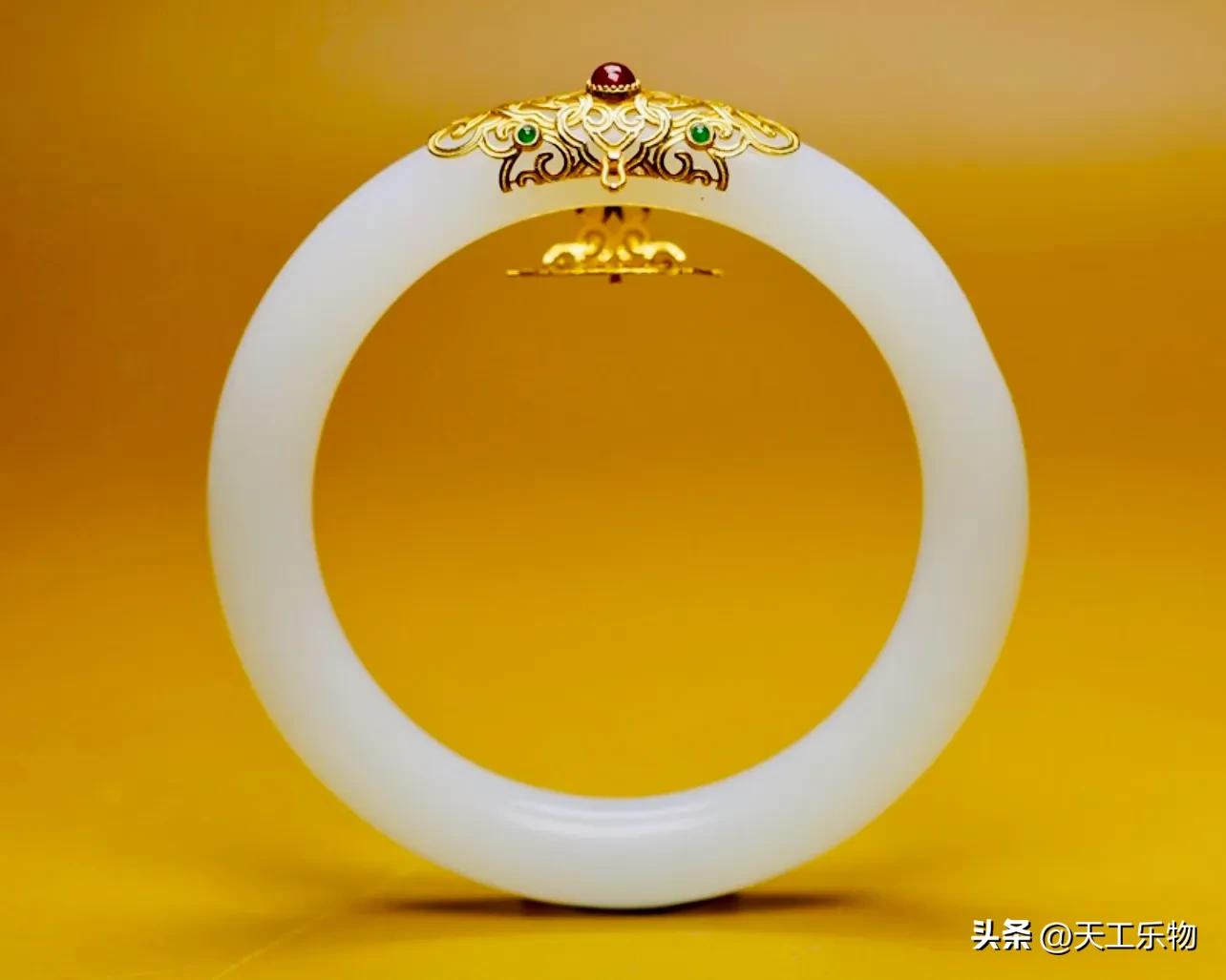 去哪里修复摔裂的玉镯,玉镯摔坏可以修复成金镶玉镯子