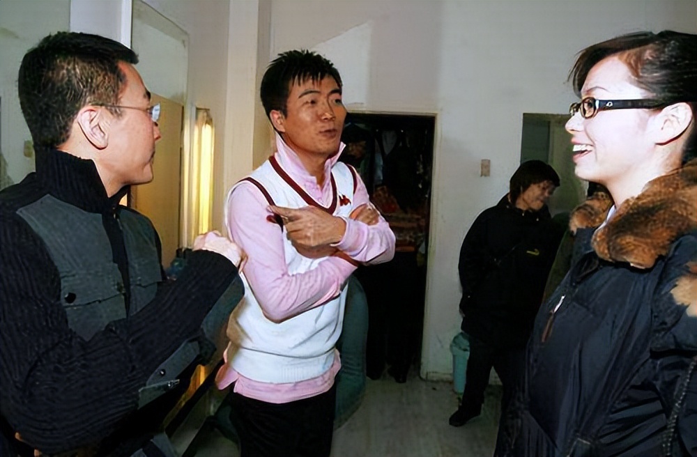 主持人黄健翔当年事件,黄健翔名嘴