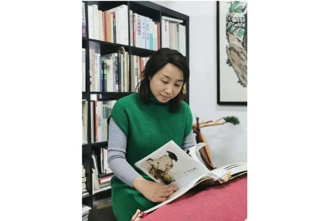 她想成为一名作家英语,她想成为一名艺术家英文