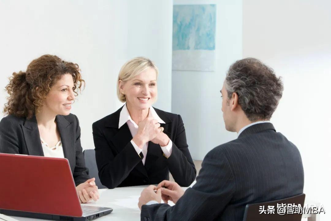 能让人一眼记住的ppt自我介绍,英语老师课堂上的自我介绍ppt