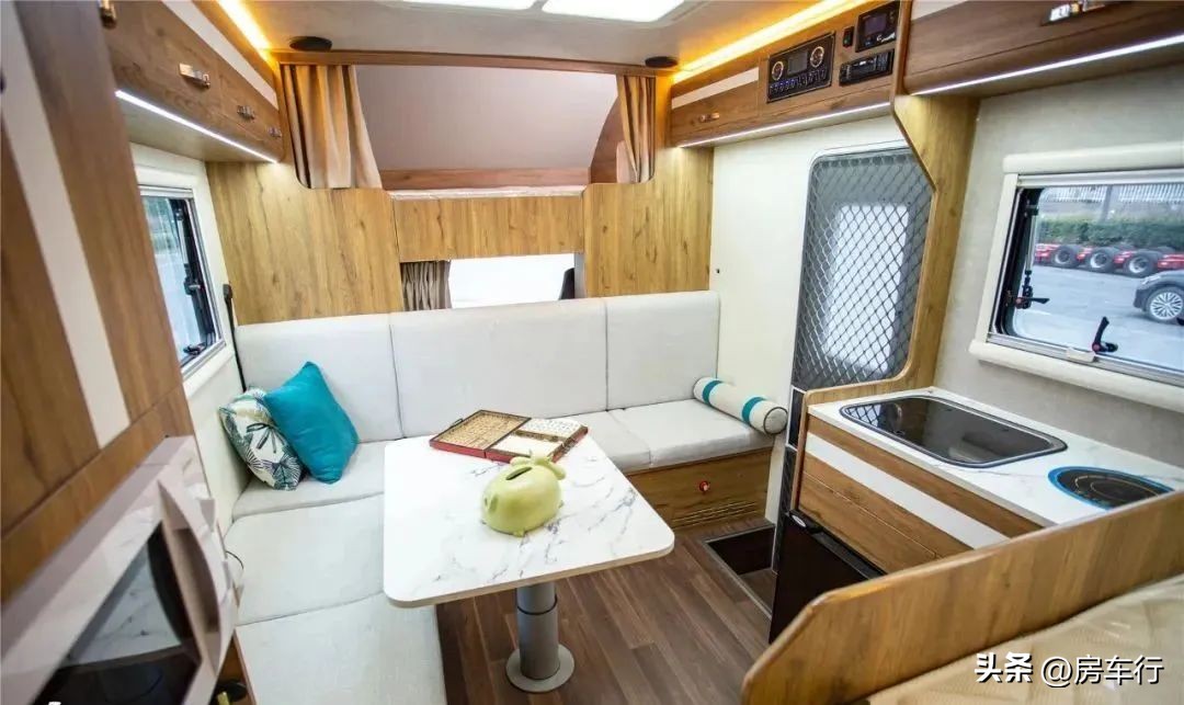 2022款五十铃轻卡房车,价格低大空间六座有哪款轻卡房车