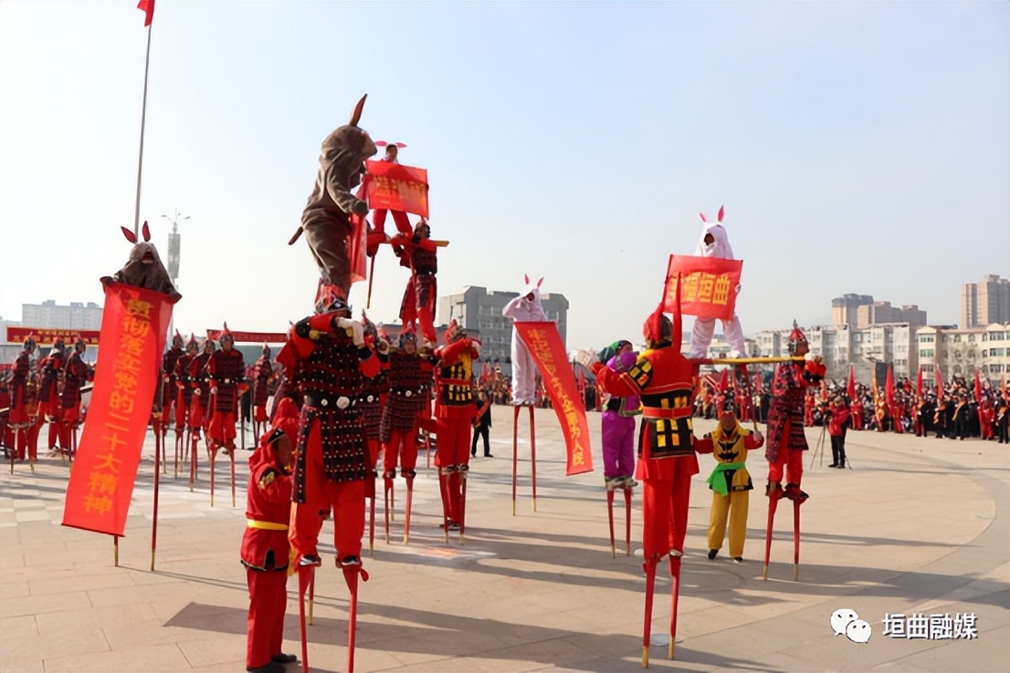锣鼓喧天庆佳节舞龙舞狮闹元宵,锣鼓喧天闹元宵红红火火过佳节