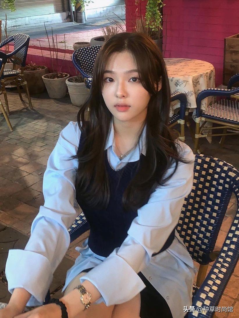 韩国小姐姐冬日穿搭,拜托冬天穿短袖