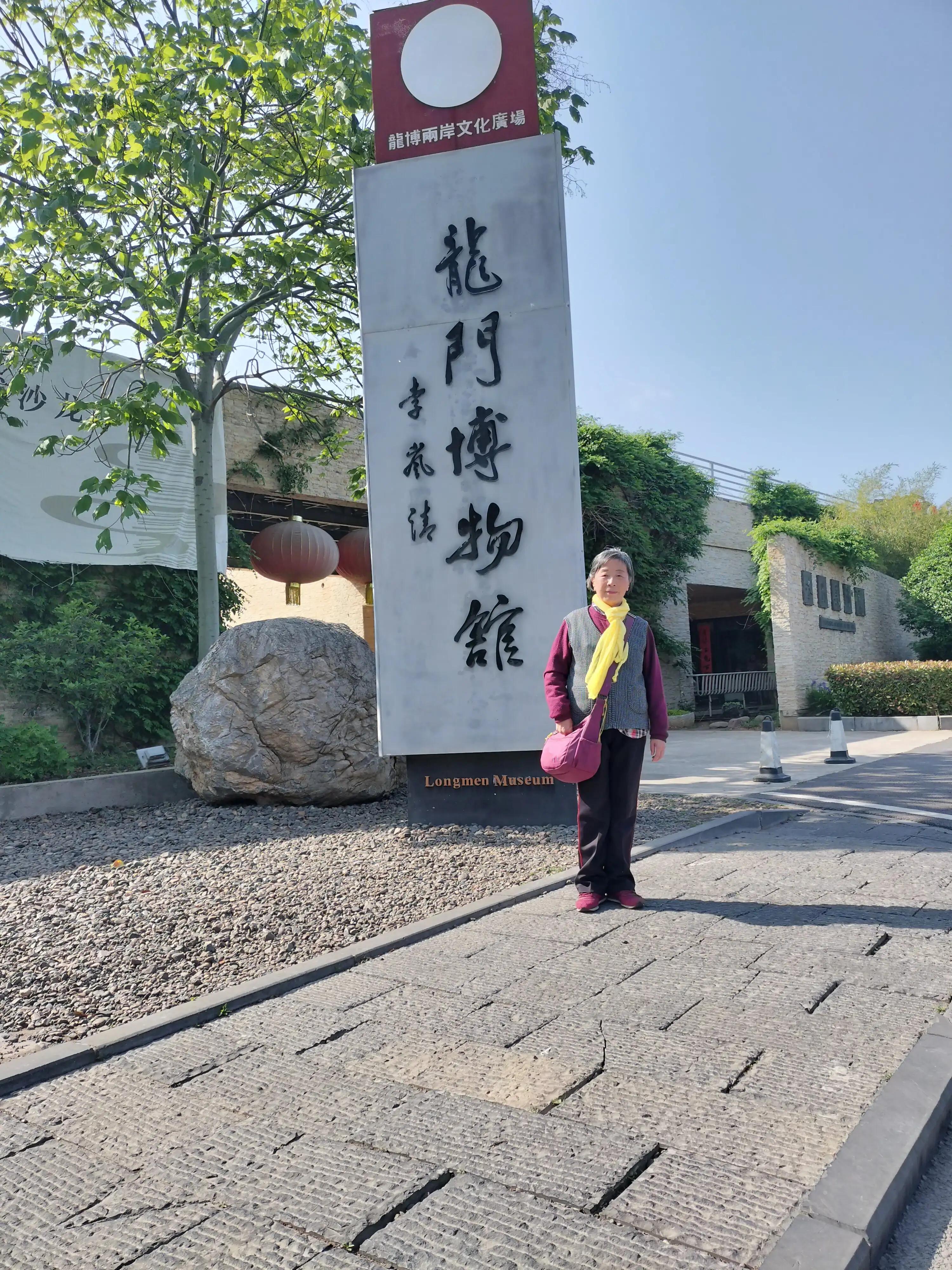 龙门石窟中国石刻艺术,龙门石窟被谁评为世界石刻最巅峰