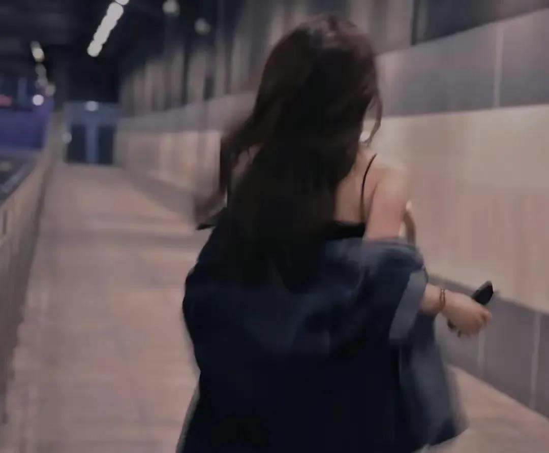 一家中古奢侈品店的声色世界,一家中古奢侈店的声色世界