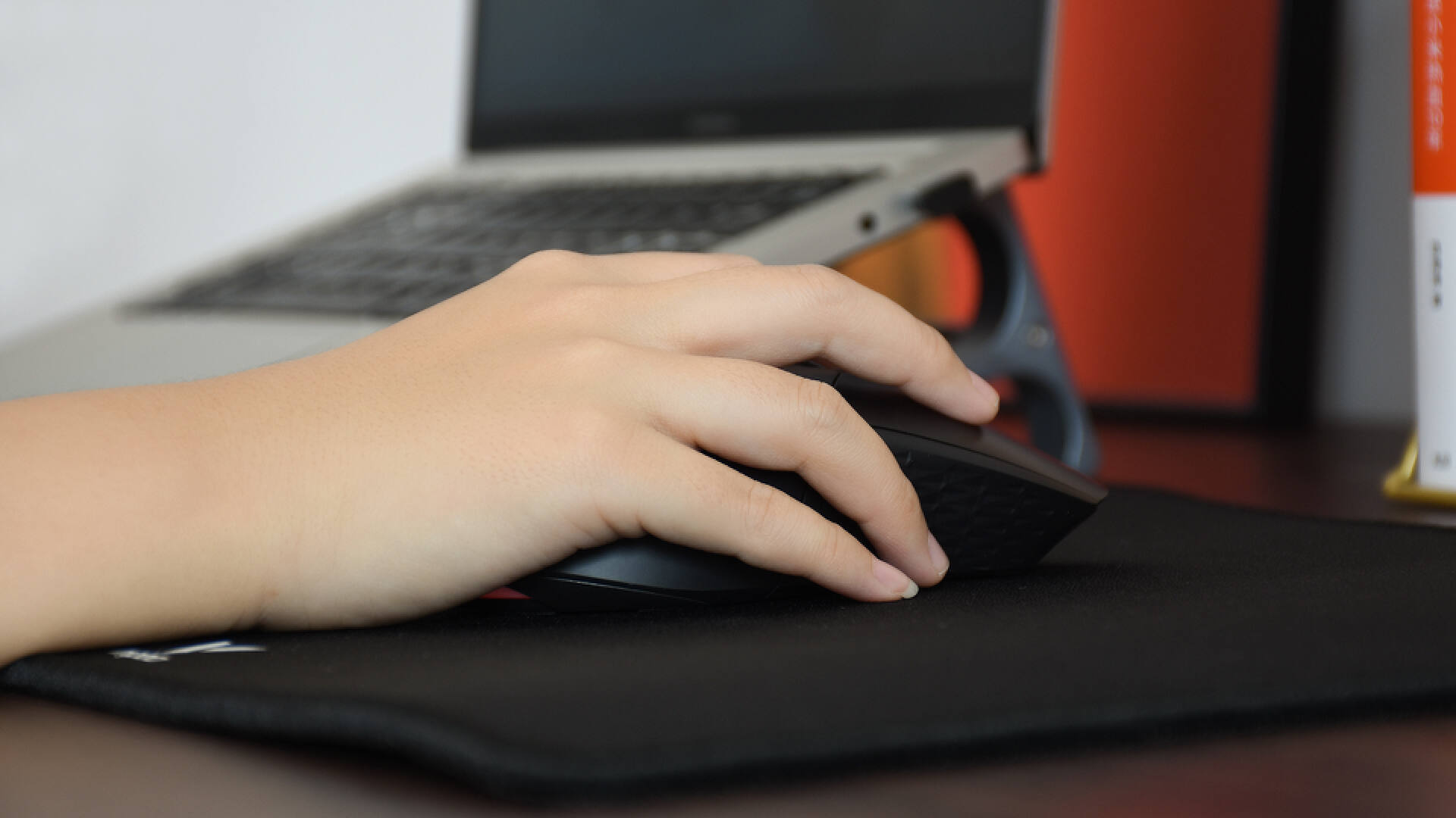 雷柏V30W游戏鼠标,雷柏鼠标垫v10c和v10s