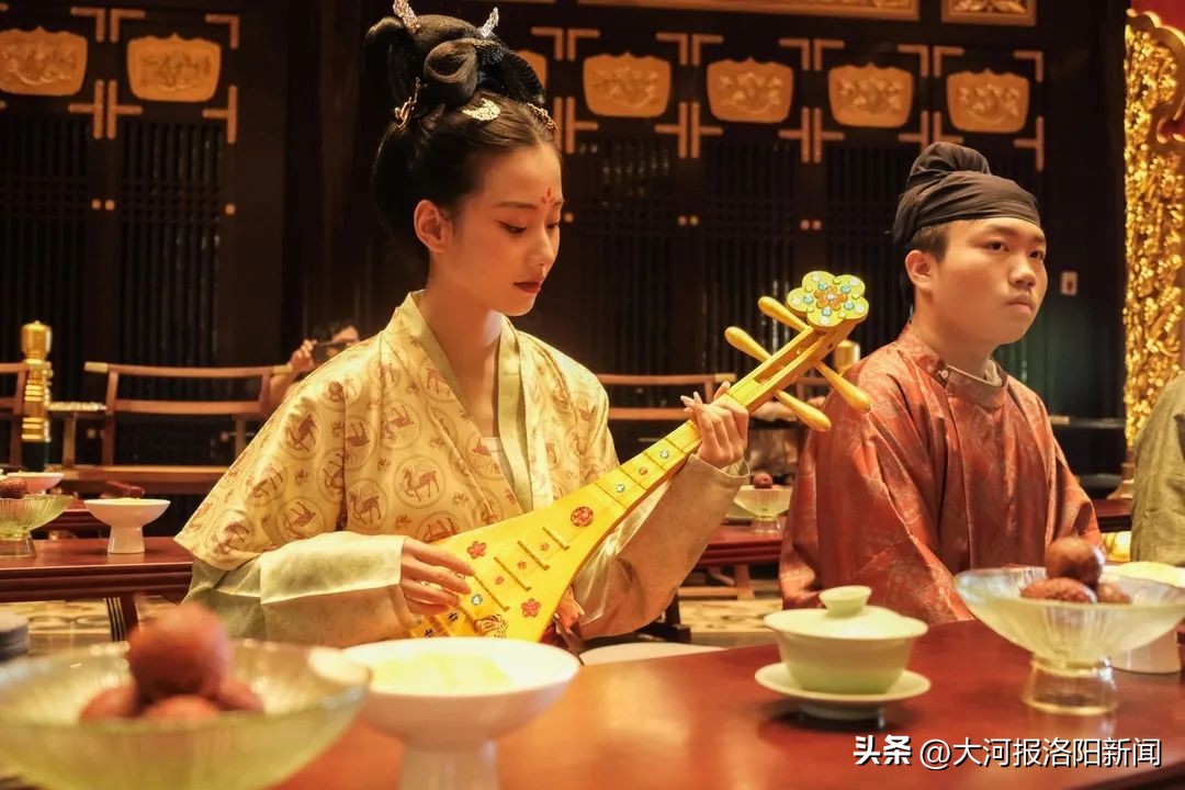 四月洛阳绝美诗句,四月最火英文歌