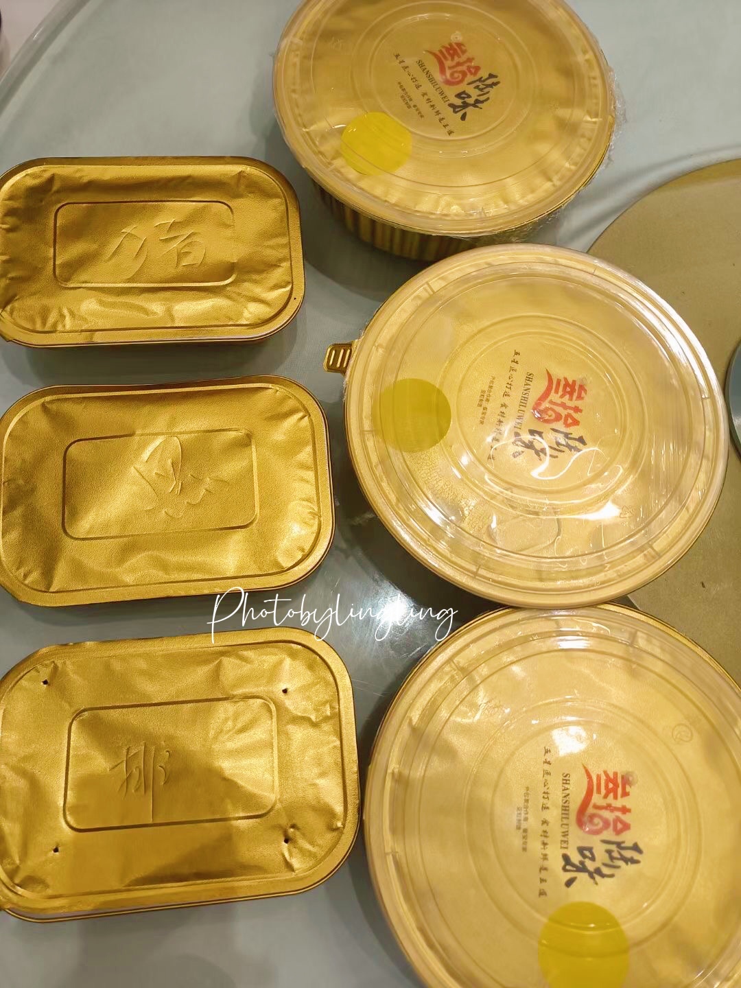 在厦门，8个朋友一桌外卖人均60不到，朋友夸我会持家