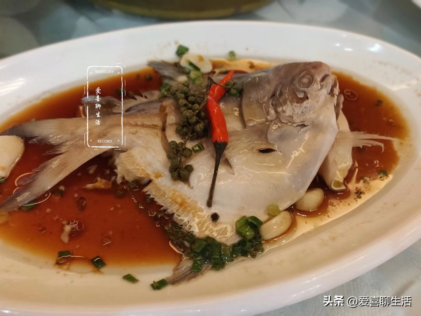 国庆喝喜酒，随礼860真值，38道大餐晒圈火了，网友：能过来吃吗