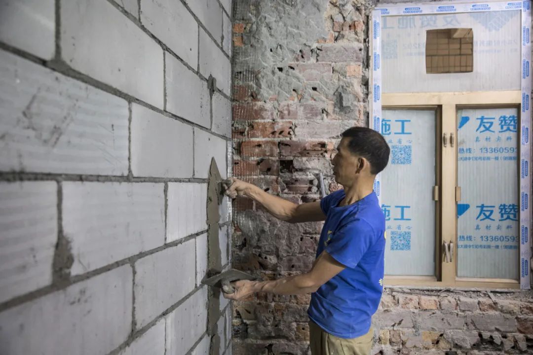 墙面渗水发霉怎么修复,墙纸渗水发霉开裂如何修复