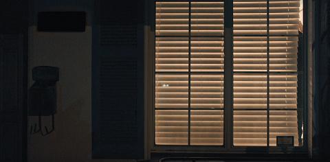 家暴、PUA、当众强奸，明星这个没心没肺的男人终于挨锤子了