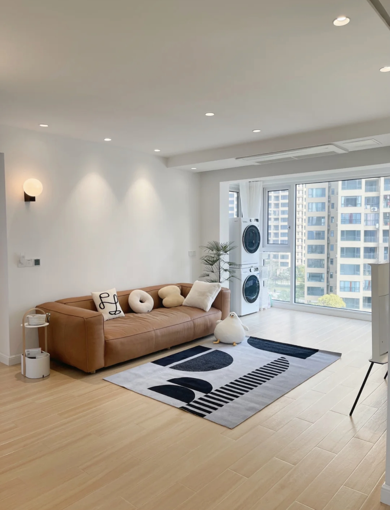 阳台推拉门还是不拆好,阳台装推拉门和不装推拉门的区别