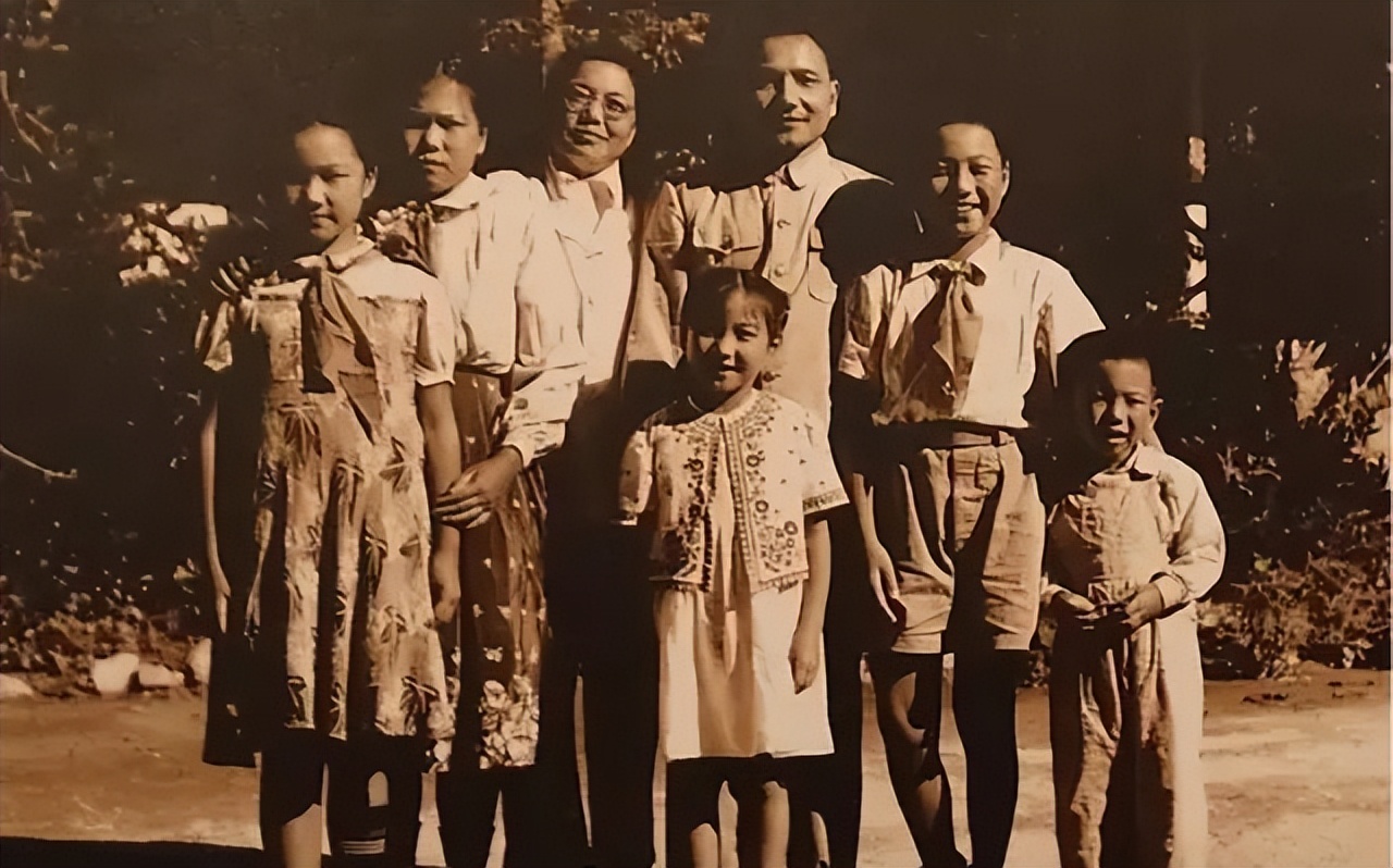 97年*小平邓**去世，大5岁的继母悲痛绝食，卓琳：您忘了他说的话吗