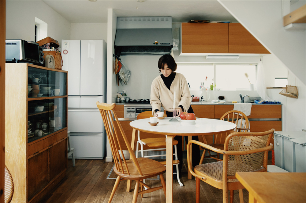 30岁阿姨6平米温馨小房间,日本小蜗居