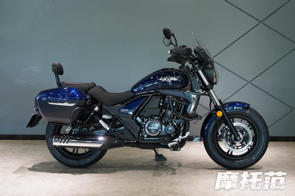 踏板摩托车过弯快还是跨骑快,第一辆摩托车买踏板还是机车